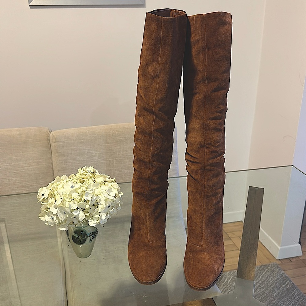 Vince Casper Boot LIKE NEW size 9/39 fits large (9.5), like brown/tan